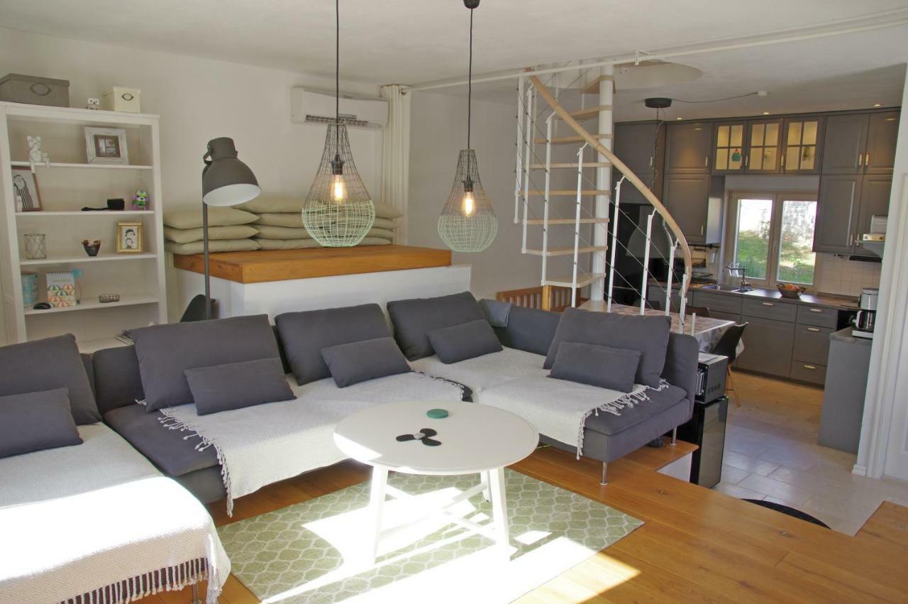 Holiday Home Nevista ซูมาร์ติน ภายนอก รูปภาพ
